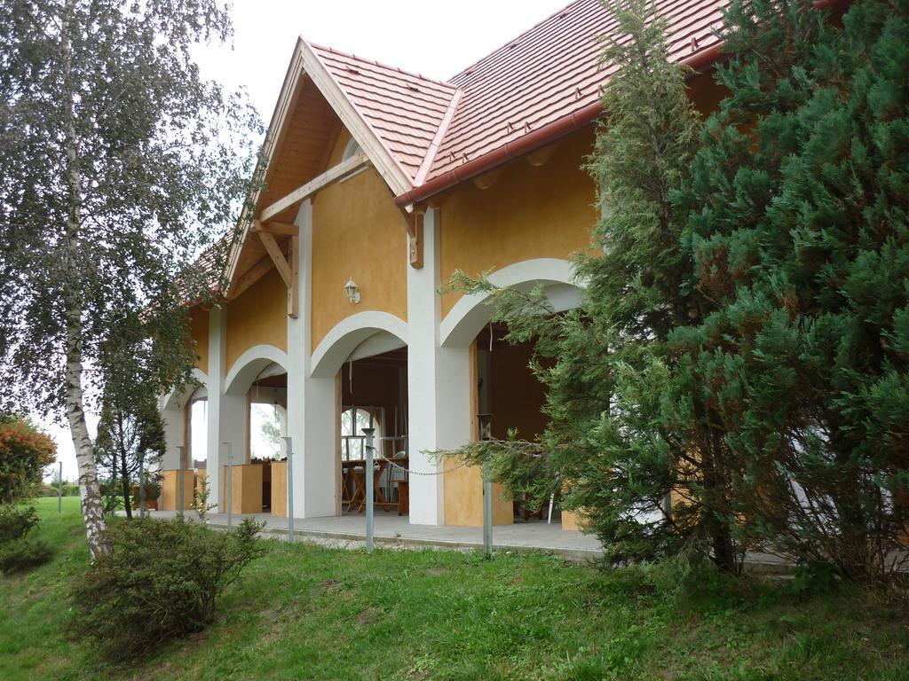 Hotel Áldos Panzió Farád Exterior foto