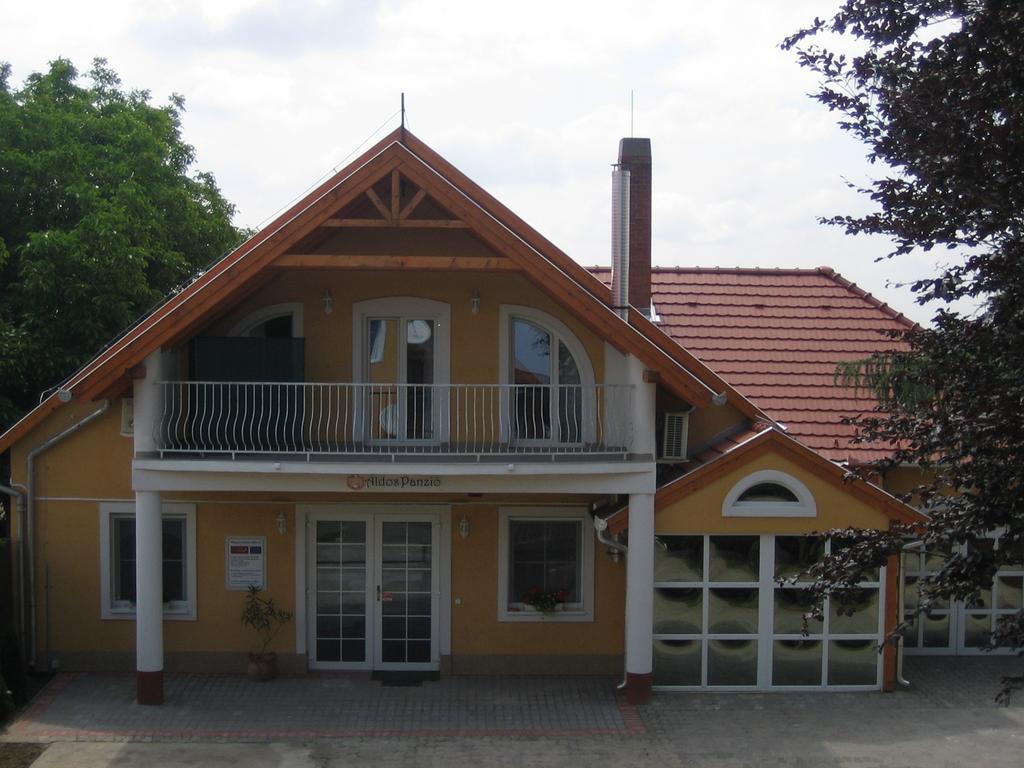 Hotel Áldos Panzió Farád Exterior foto