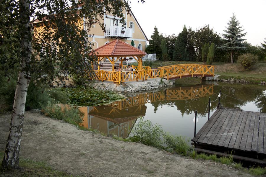 Hotel Áldos Panzió Farád Exterior foto
