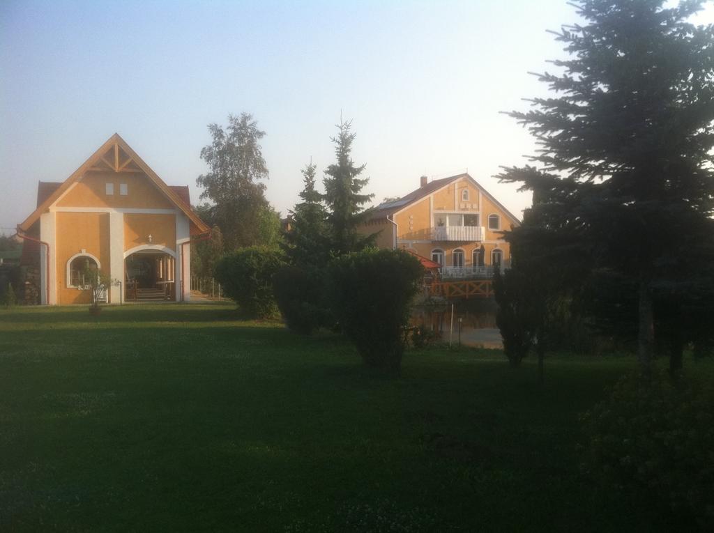 Hotel Áldos Panzió Farád Exterior foto